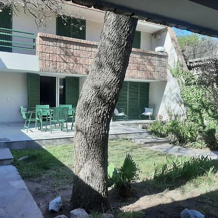 Casa Quinta Seccion A 150 Metros Parque San Martin Y 300 Metros Av Aristides Villanueva メンドーサ エクステリア 写真